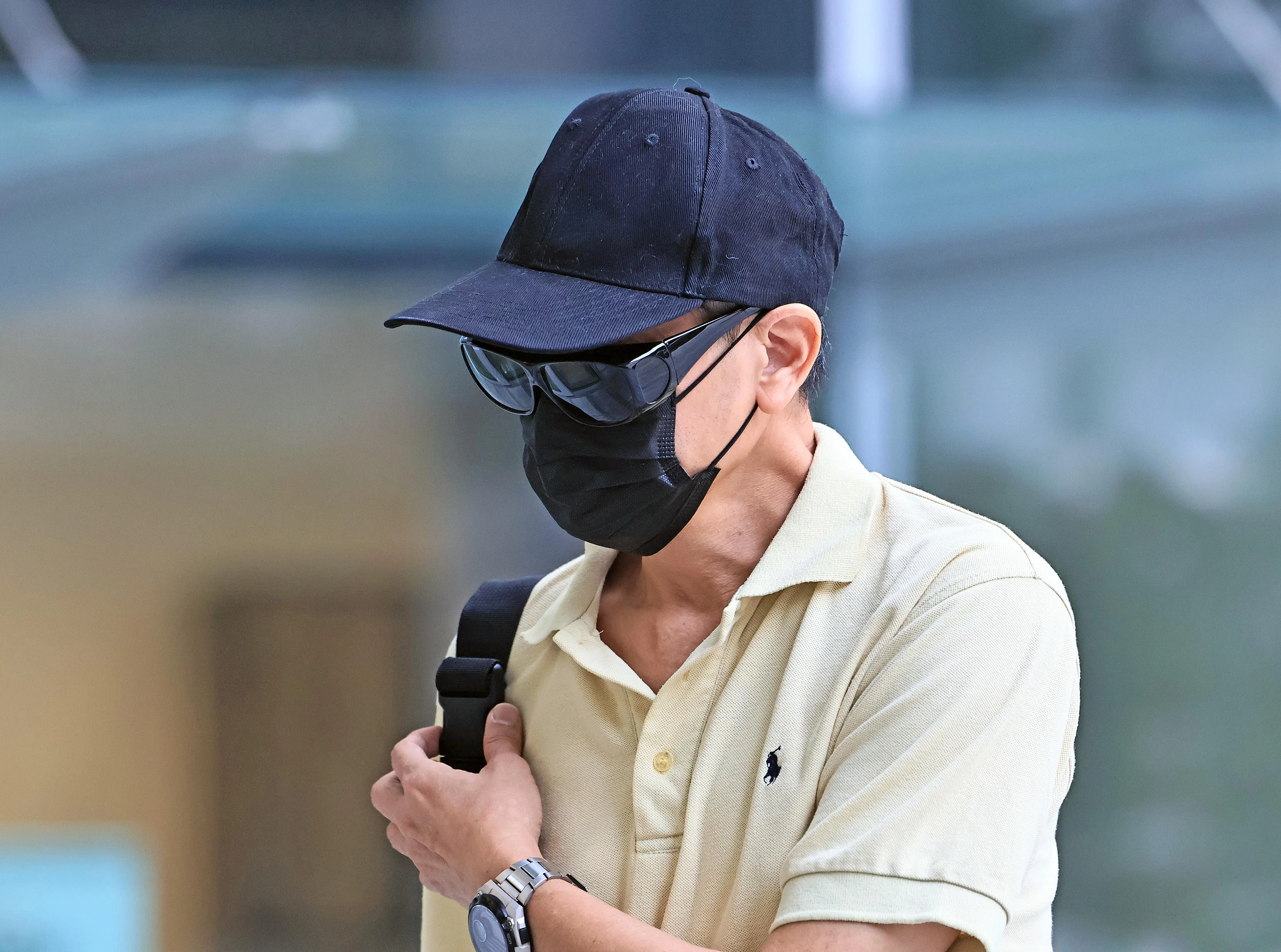 Volunteer TCM physician takes obscene photos of patients